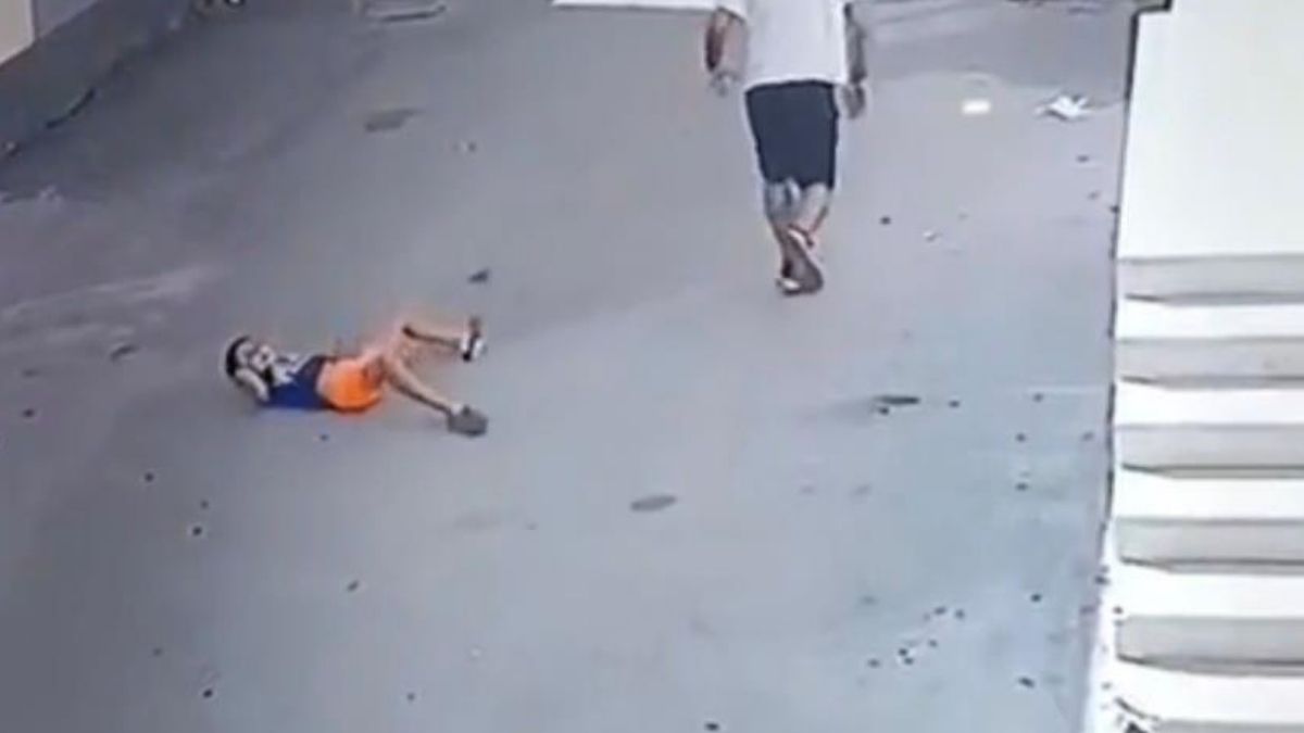 8 Yaşında Ki Çocuğu Yerden Yere Vurdu (2) Kopya