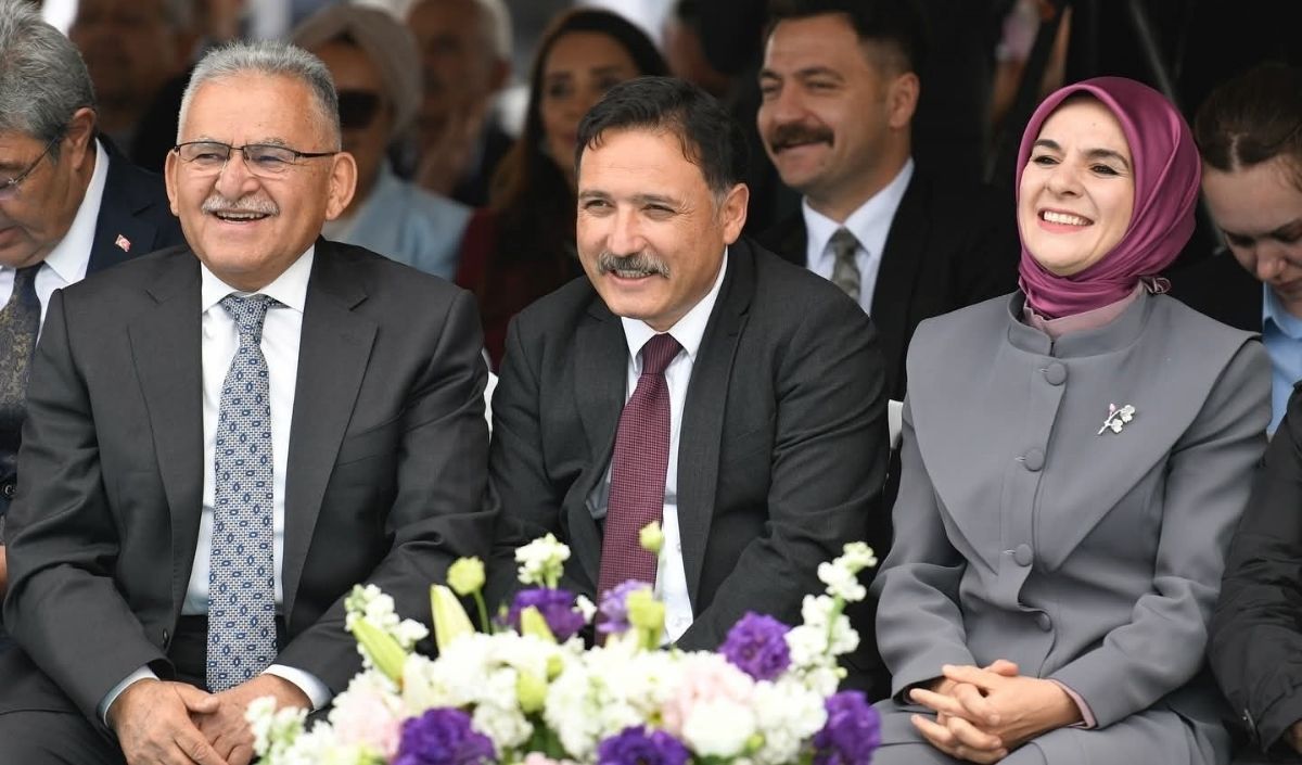 Aile Ve Sosyal Hizmetler Bakanı (1)