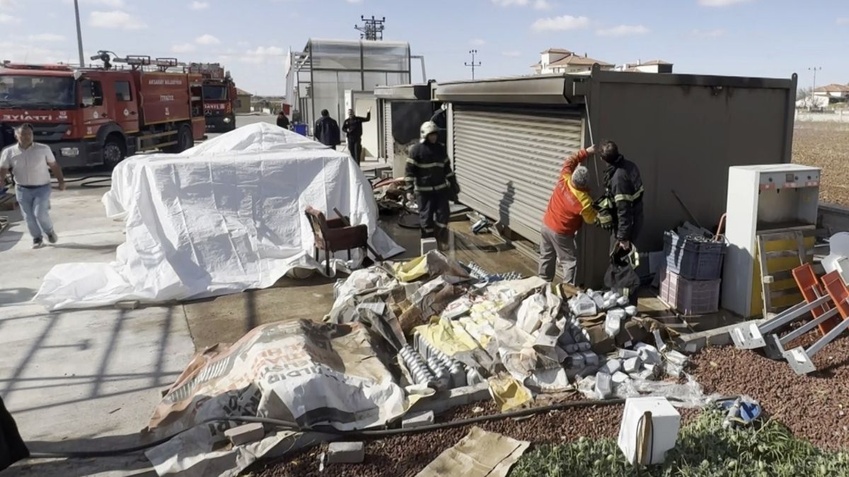 Aksaray Akaryakıt Yangın (4)