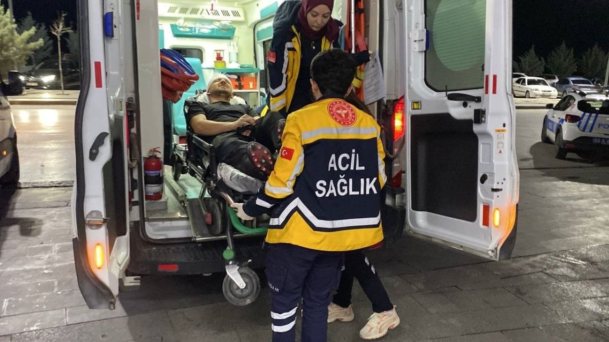 Aksarayda Tasli Soplali Kavga 7 Yarali (1)