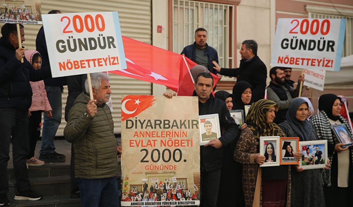 Ali Yerlikaya Anneler (2)