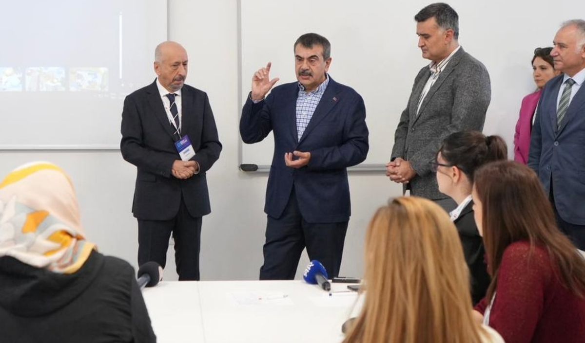 Bakan Tekin, Zekâ Ve Yetenek Kongresi’ndeki Atölyeleri Ziyaret Etti (2)