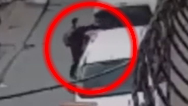 Boynundan Bıçakladı Istanbul (1)