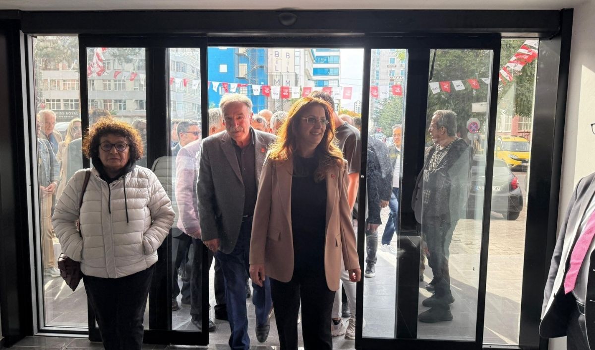 Chp Kayseri İl Başkanı Ümit Özer Yeni Il Binasını Gezdi (1)