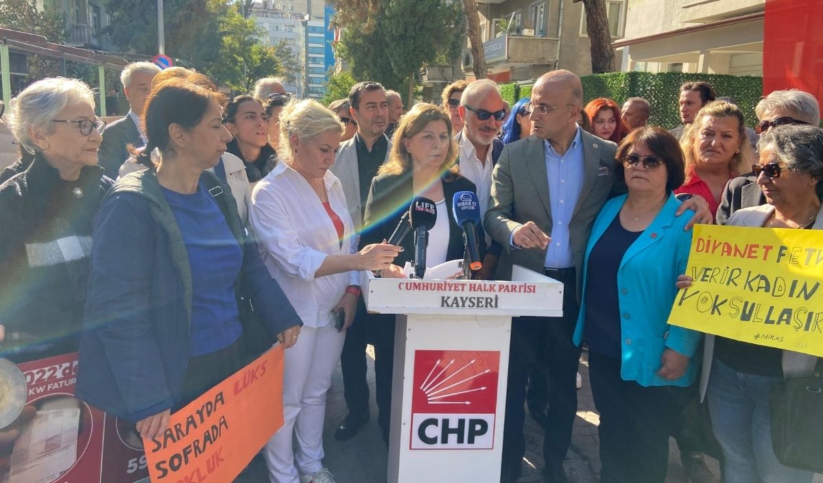 Chp Kayseri Kadın Kolları’ndan Tencereli Yürüyüş Kadın Ayağa Kalkarsa Türkiye Ayağa Kalkar (2)