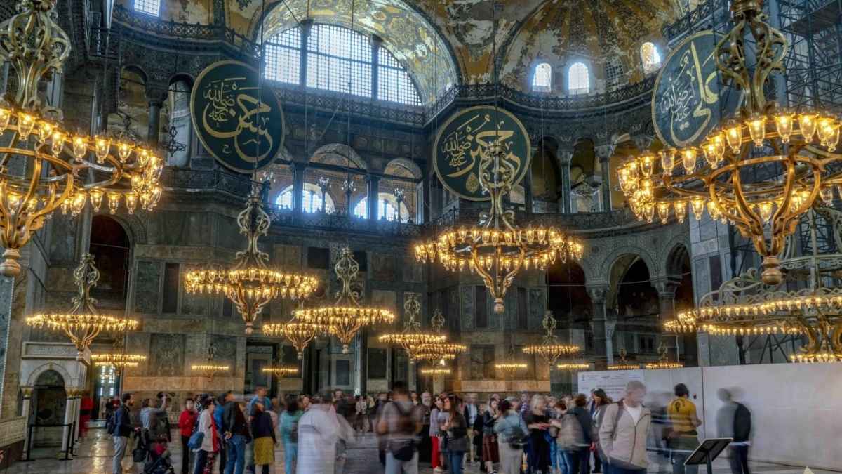 Dünya Mirasın Ayasofya’da Kundaklama Teşebbüsü İfadesi Hayrete Düşürdü