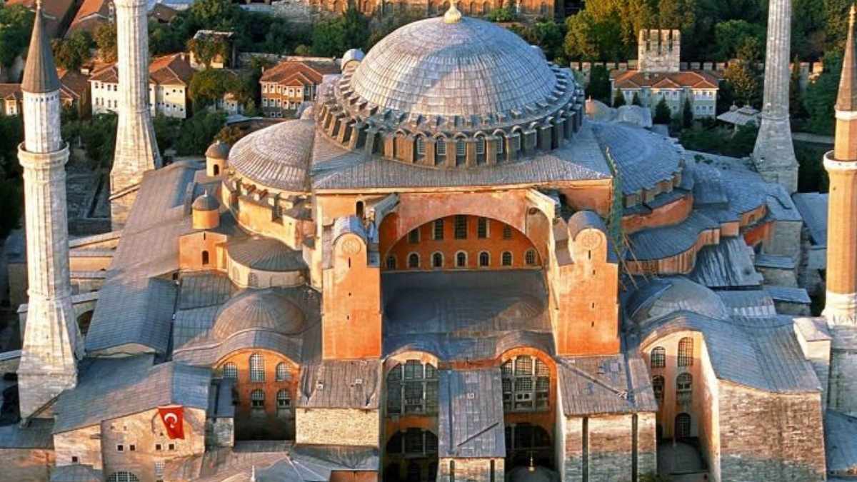 Dünya Mirasın Ayasofya’da Kundaklama Teşebbüsü İfadesi Hayrete Düşürdü2