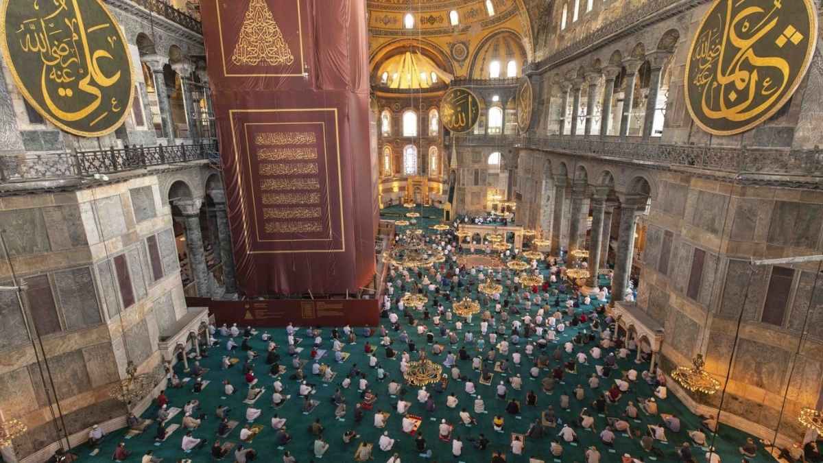 Dünya Mirasın Ayasofya’da Kundaklama Teşebbüsü İfadesi Hayrete Düşürdü4