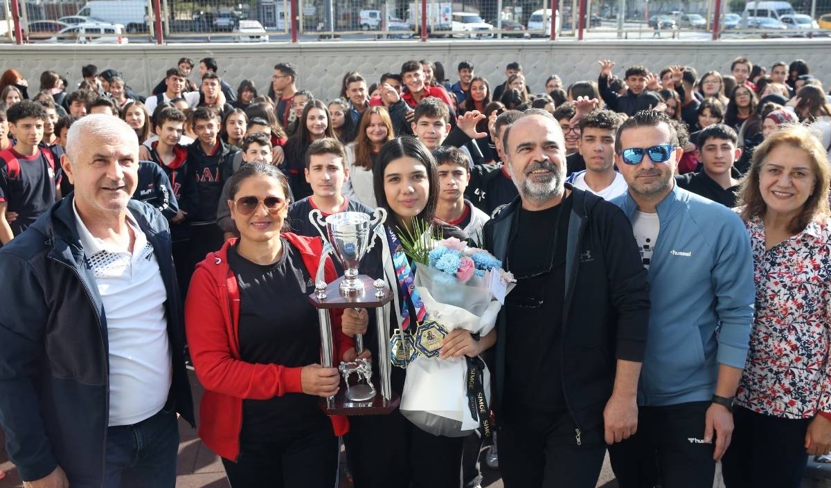 Elif Ceren Uzunçakmak Lise (1)