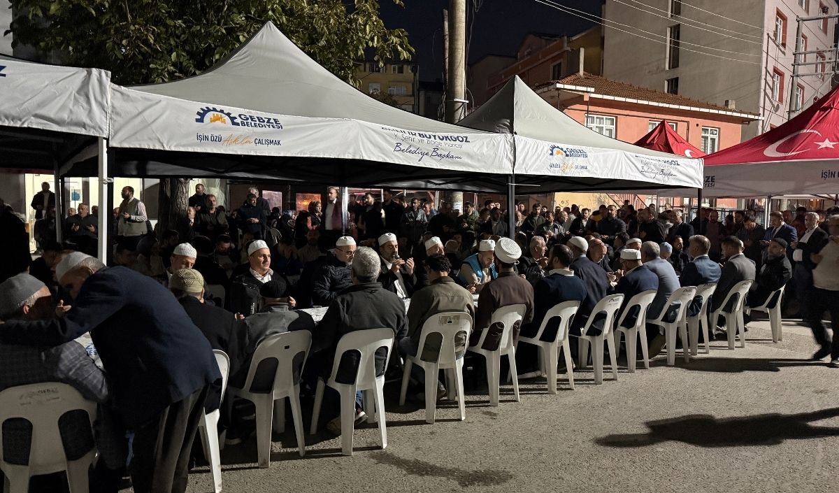 Enkazda Sağ Çıkan Kız (1)