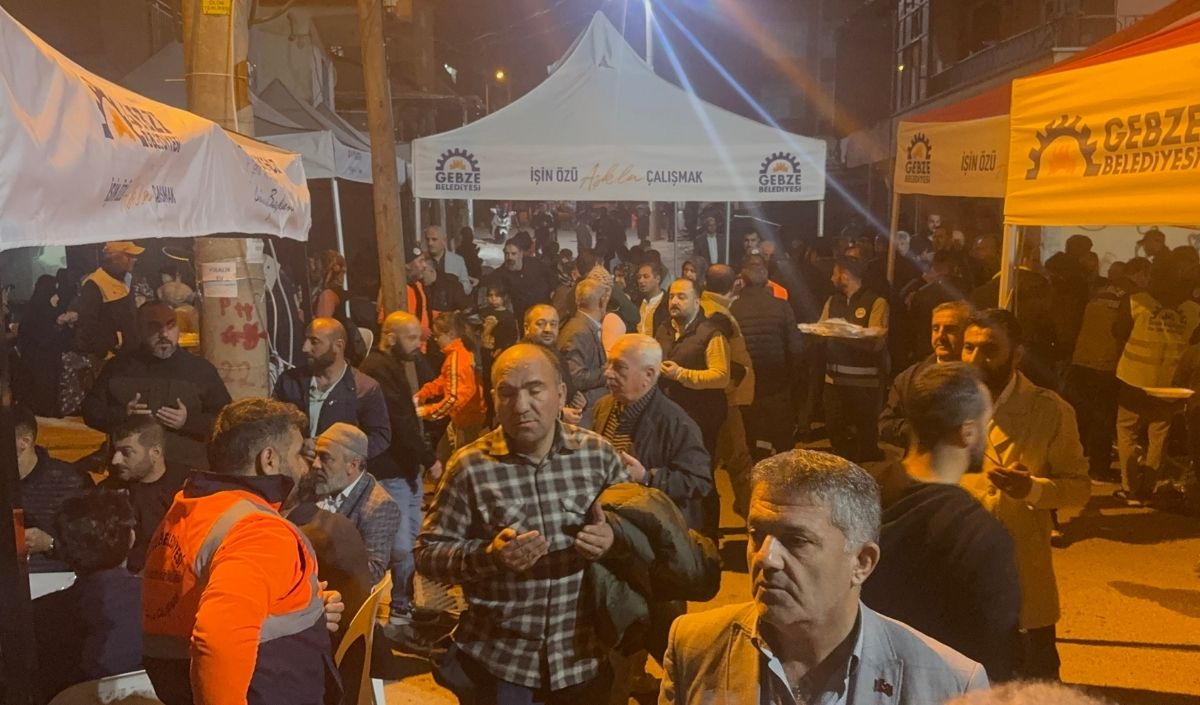 Enkazda Sağ Çıkan Kız