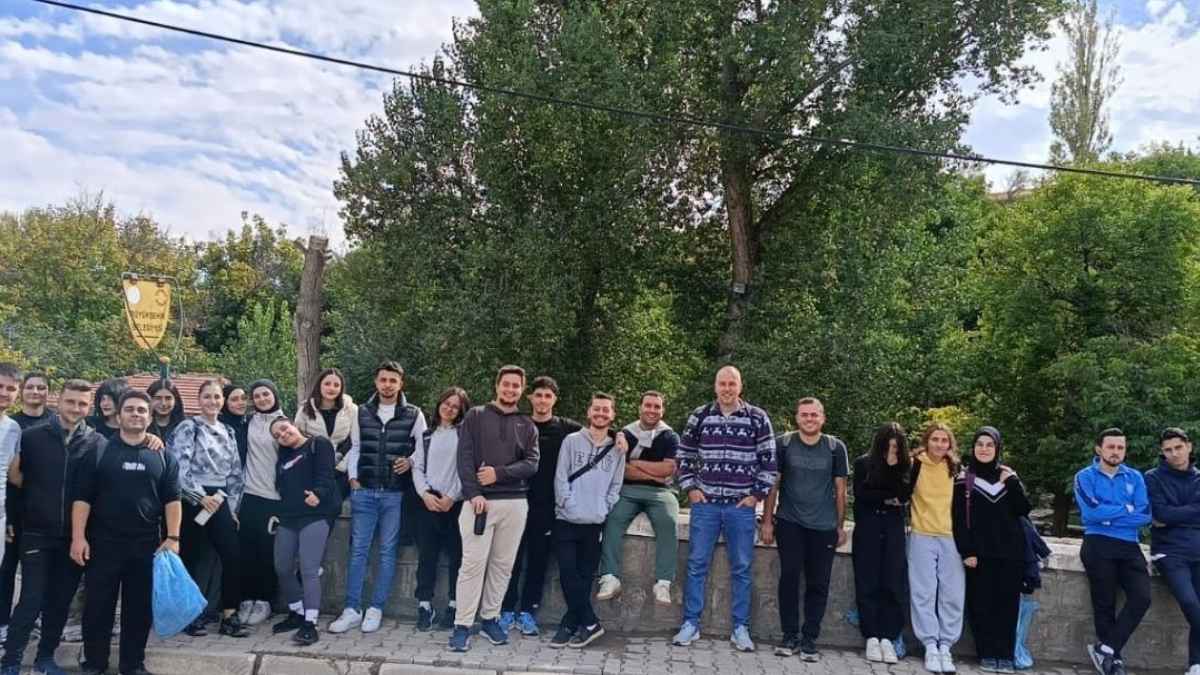 Erciyes Üniversitesi “Temiz Bir Dünya” Için Sahada3