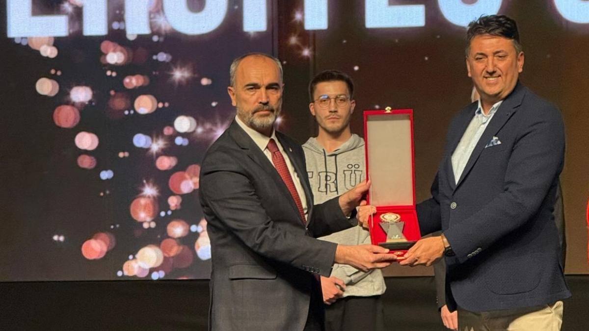 Erciyes Üniversitesi Üniversite Sporlarında Üç Ödülle Zirveye Çıktı