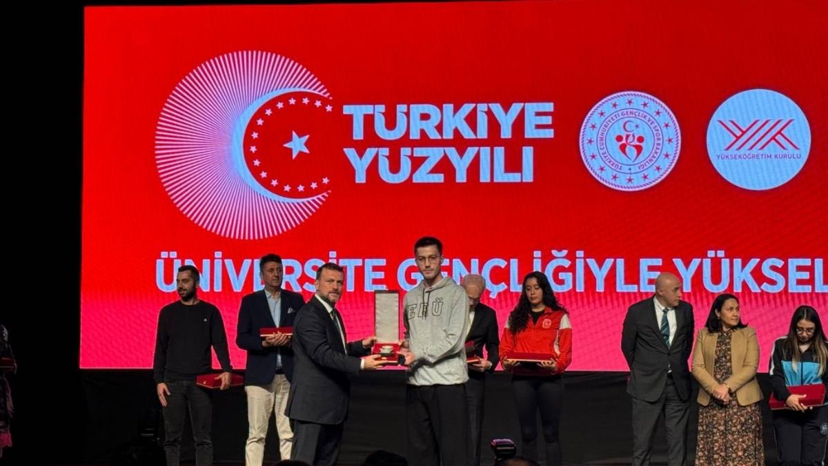 Erciyes Üniversitesi Üniversite Sporlarında Üç Ödülle Zirveye Çıktı2