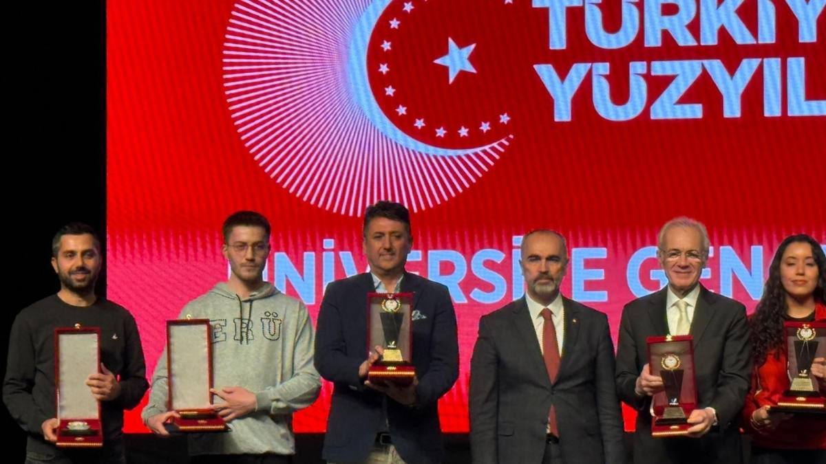 Erciyes Üniversitesi Üniversite Sporlarında Üç Ödülle Zirveye Çıktı4