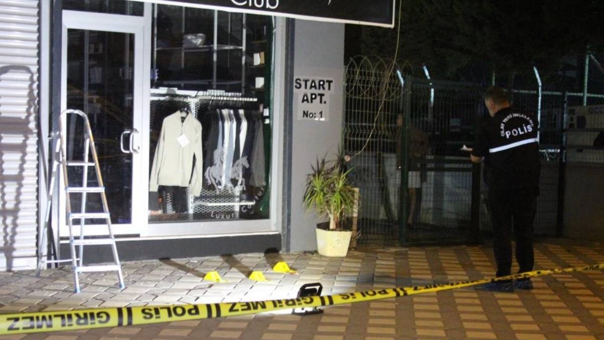 Erkek Giyim Mağazına Bomba Atıldı (1)