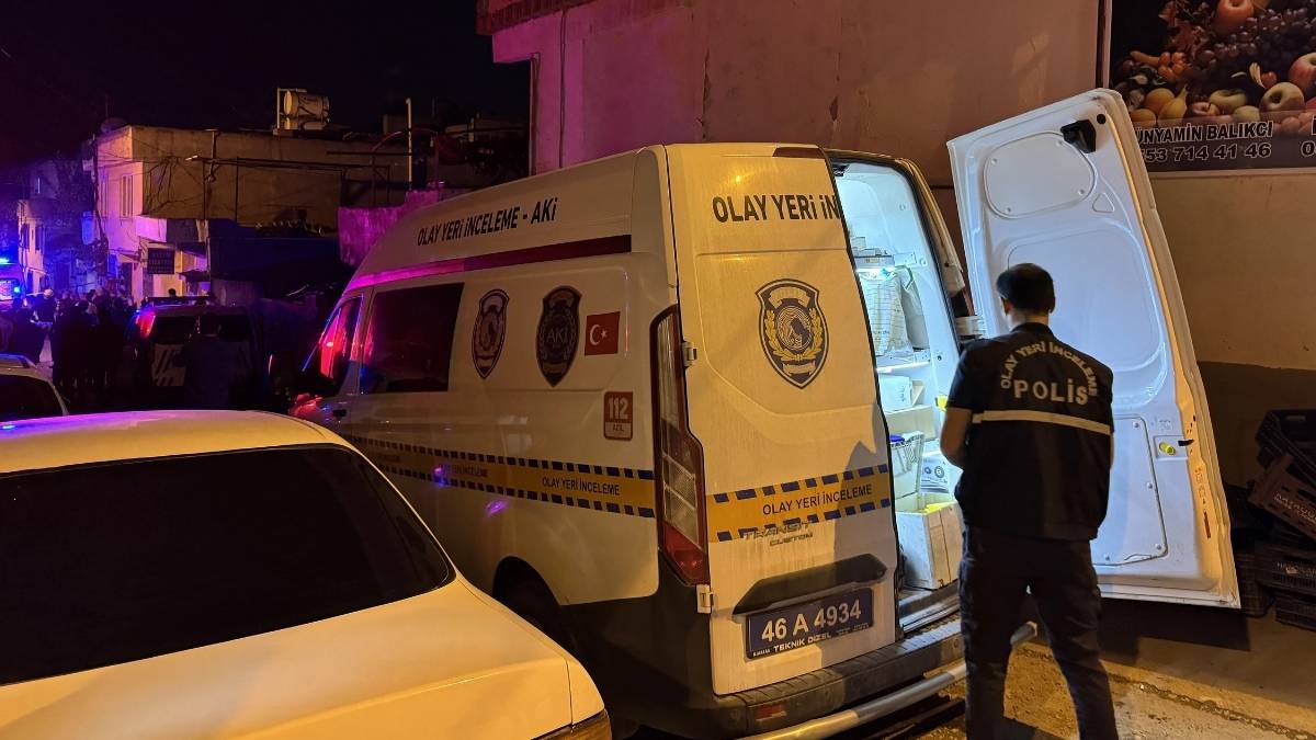 Eski Eşini Kayınvalidesini Üvey Kızını Vurdu (1)