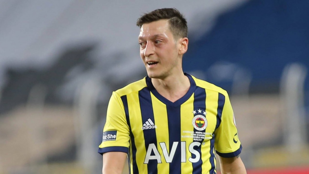Fenerbahçe De Emre Belezoğlu Ve Mesut Özil Dönemi (2)