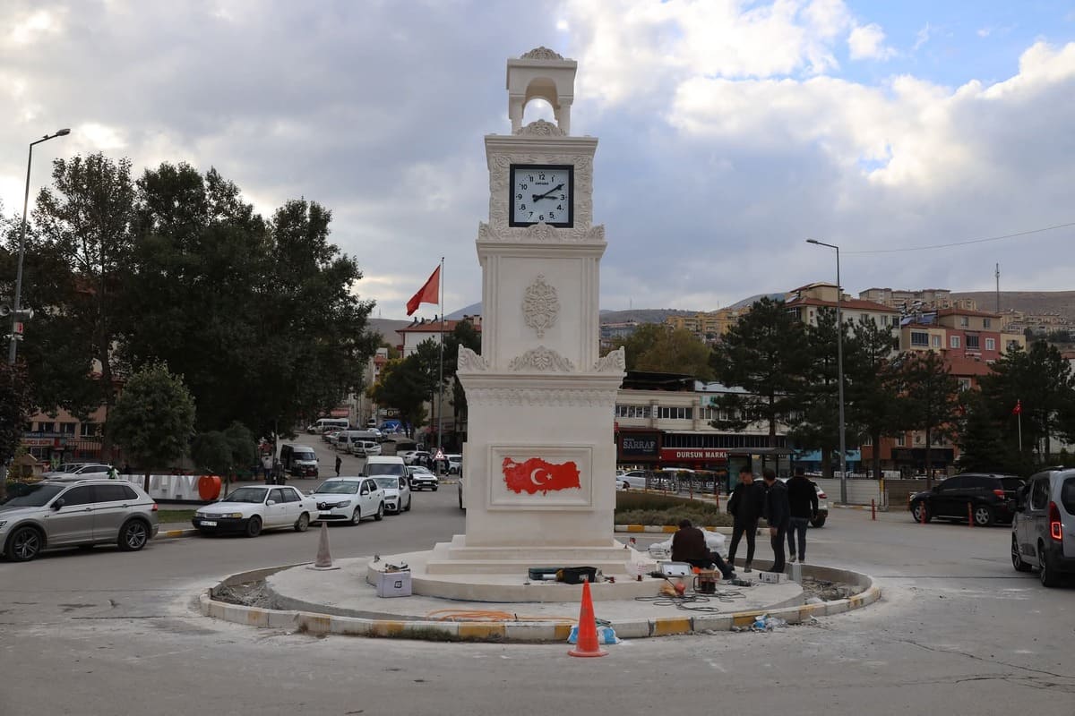 yahyalı saat kulesi