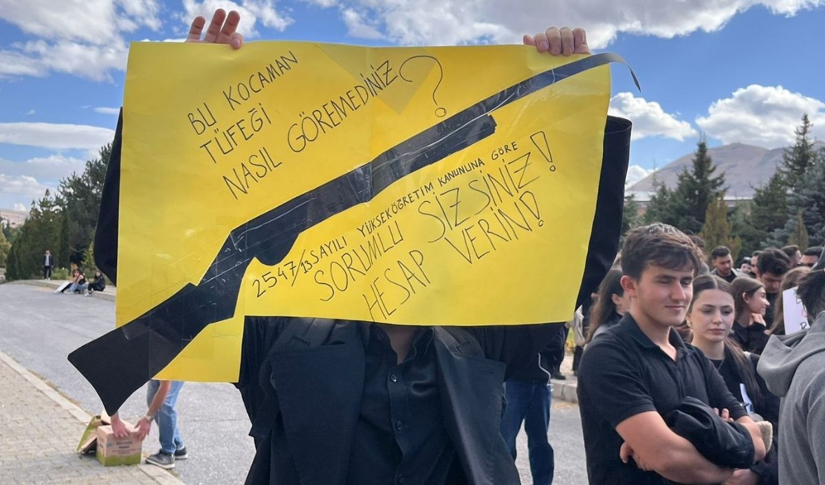 Kadın Öğrencilerin Sözleriyle Kampüs Karıştı (12)