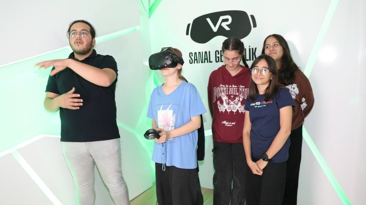 Kayseri Kocasinan’da Teknoloji Üssü Gençler Robotik Ve Yazılımla Buluşuyor!3