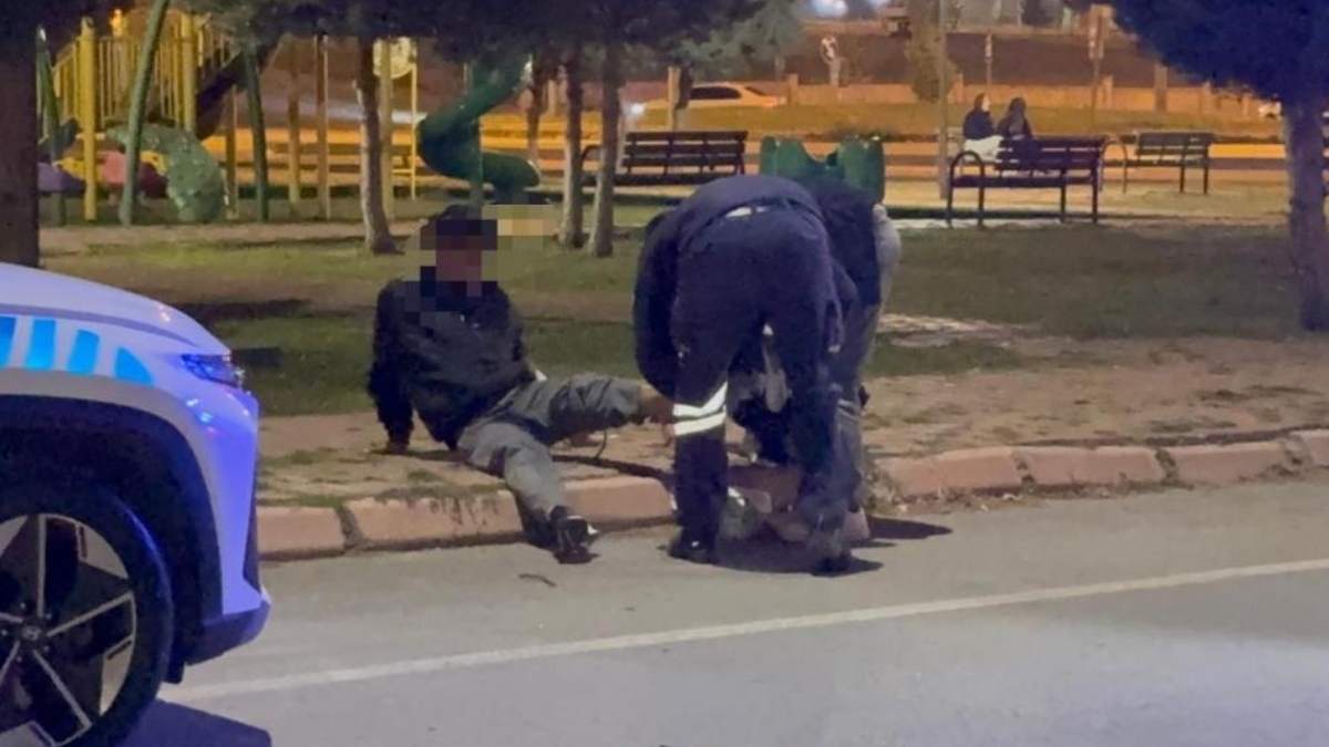 Kayseri Melikgazi’de Parkta Bıçaklı Kavga 4 Yaralı, 4 Gözaltı!6