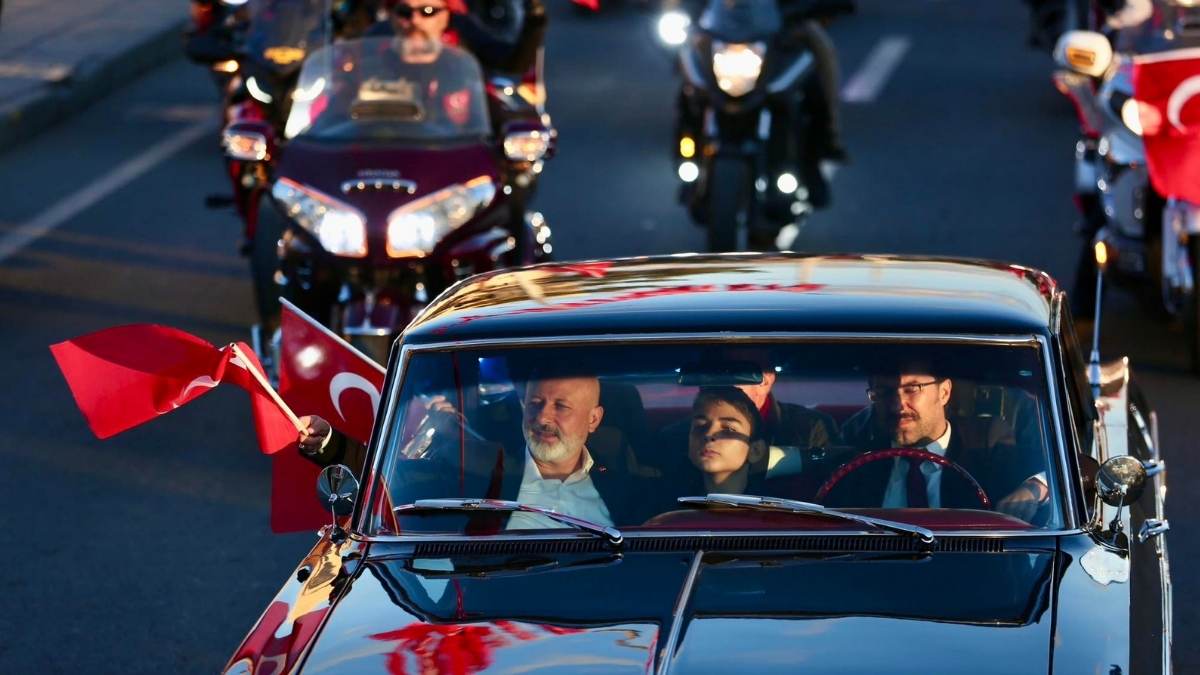 Kayseri Sokaklarında Cumhuriyet Rüzgarı Ay Yıldız Turunda Neler Yaşandı7