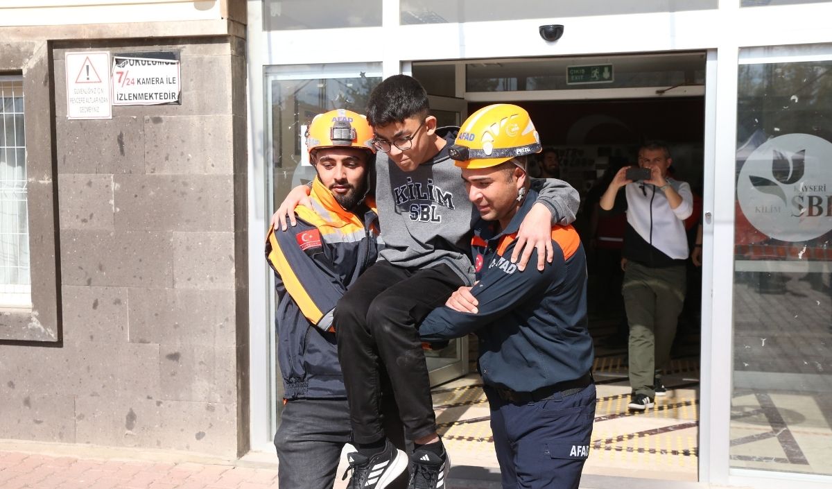 Kayseri, Yozgat Ve Kırşehir’de Okullarda Eş Zamanlı Afet Tatbikatı (4)