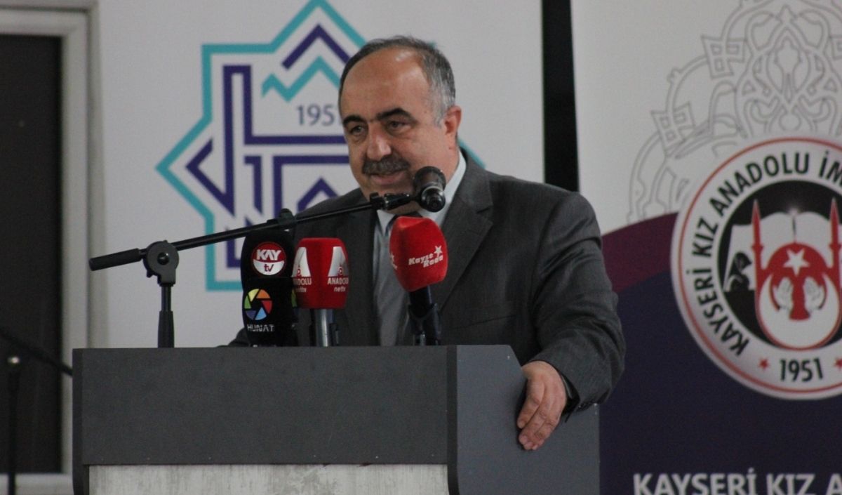 Kayseri’de İmam Hatip Okullarının 74. Yılı Kutlandı (2)