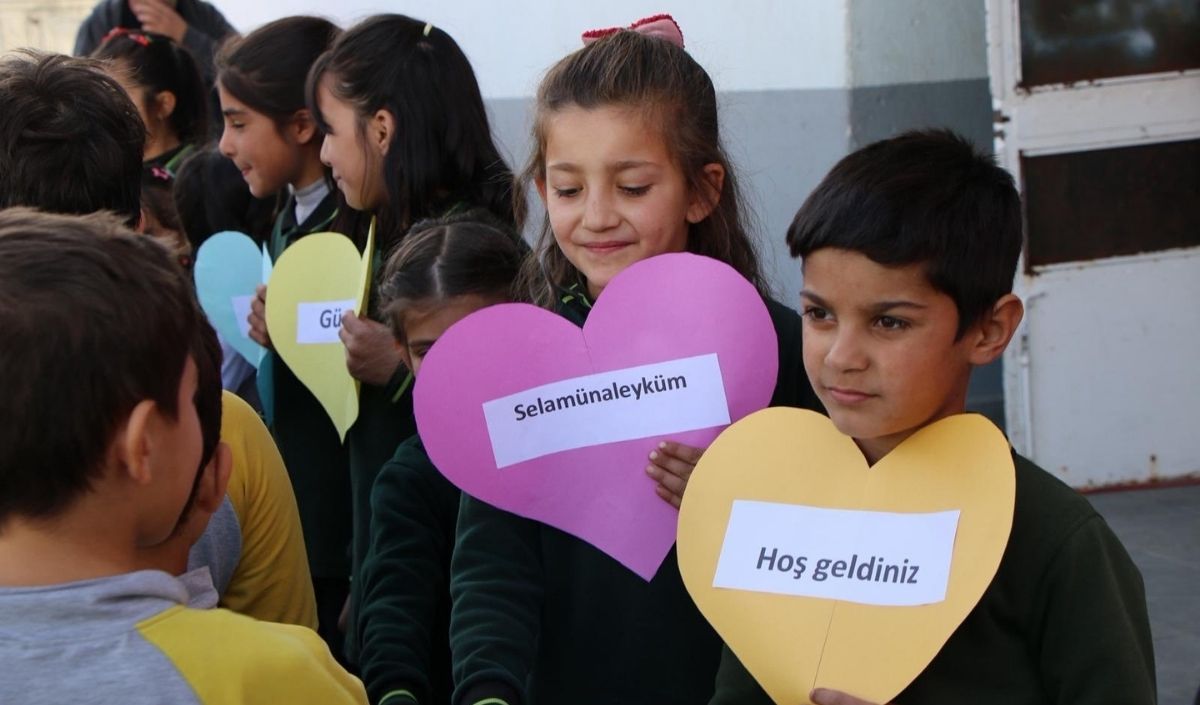 Kayseri’de Öğrenciler Arasında Kardeşlik Bağı! Minik Yürekler Bir Araya Geldi (5)