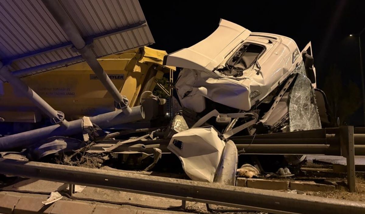 Kayseri'de Tır Kazası (2)