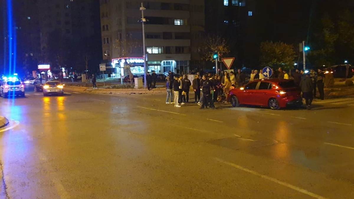 Kayseri’de Tuna Kavşağı’nda Feci Kaza İki Kişi Ağır Yaralı!3