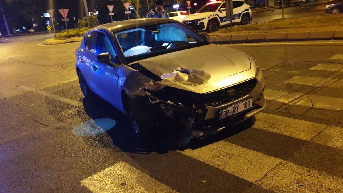 Kayseri’de Tuna Kavşağı’nda Feci Kaza İki Kişi Ağır Yaralı!5