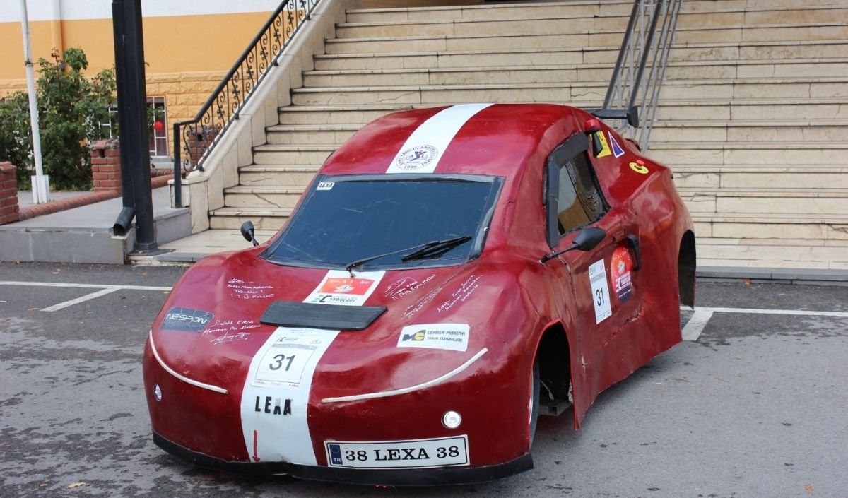 Kayserili Lise Öğrencilerinin Elektrikli Aracına “Yerlilik” Ödülü (2)