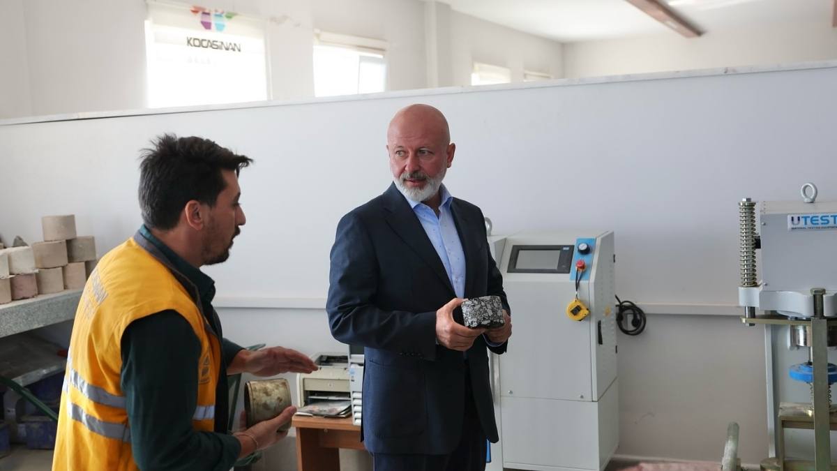 Kocasinan Belediyesi 1 Milyon 225 Bin Asfaltla Tarih Yazdı!