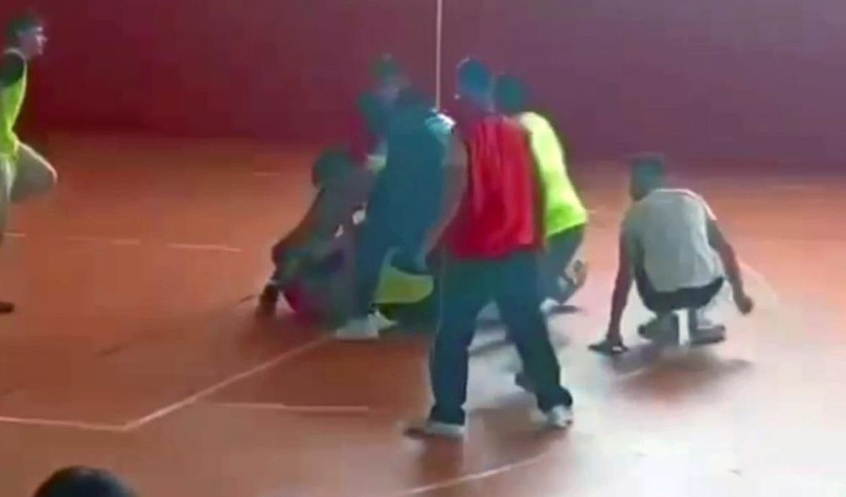 Konya’da Okulda Başlayan Kavga Mahalleye Taştı Liseli Çocuk Bıçaklandı (3)