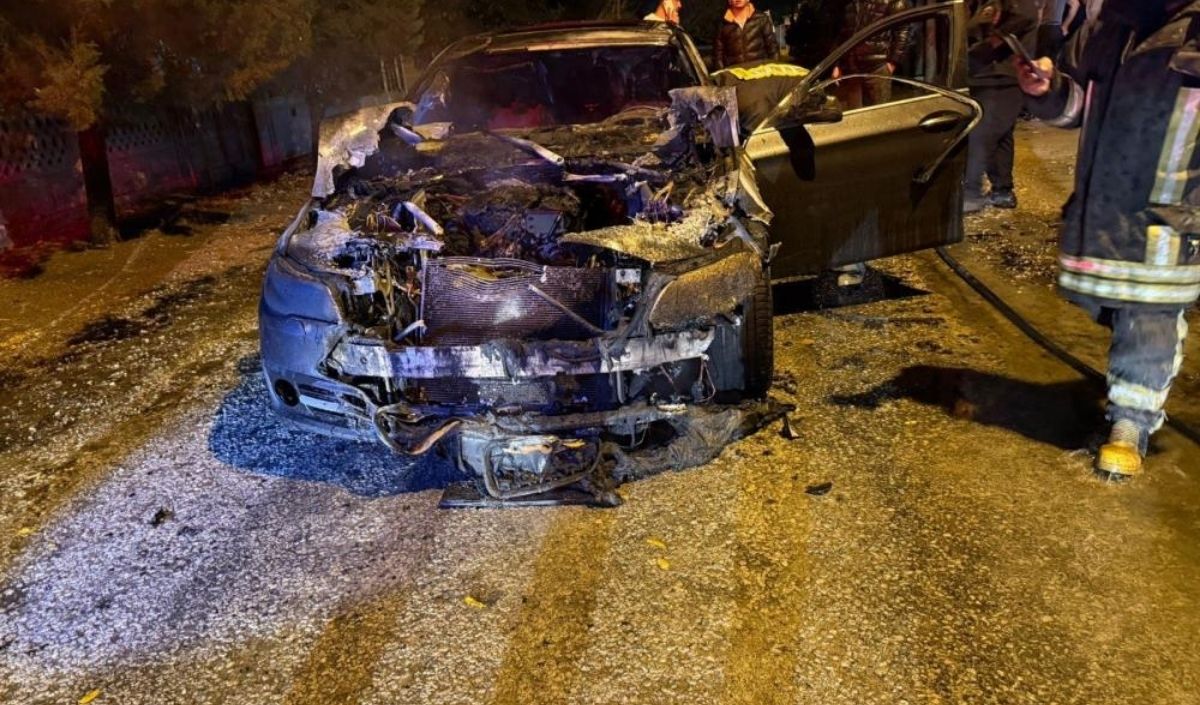 Konya’da Seyir Halindeki Otomobil Alev Aldı (1)