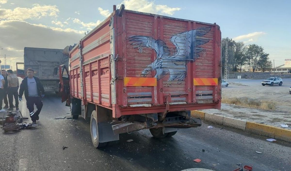 Konya’da Zincirleme Kaza 2 Kişi Yaralandı (1)