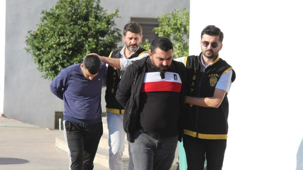 Kuzenini Bıçaklayarak Öldürdü (1)