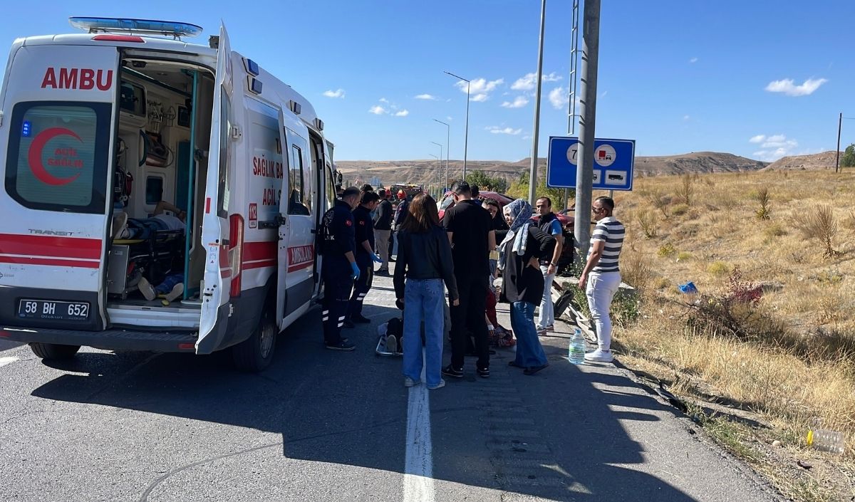 Lpg Tankının Yerinden Çıktığı Kazada 10 Kişi Yaralandı (3)