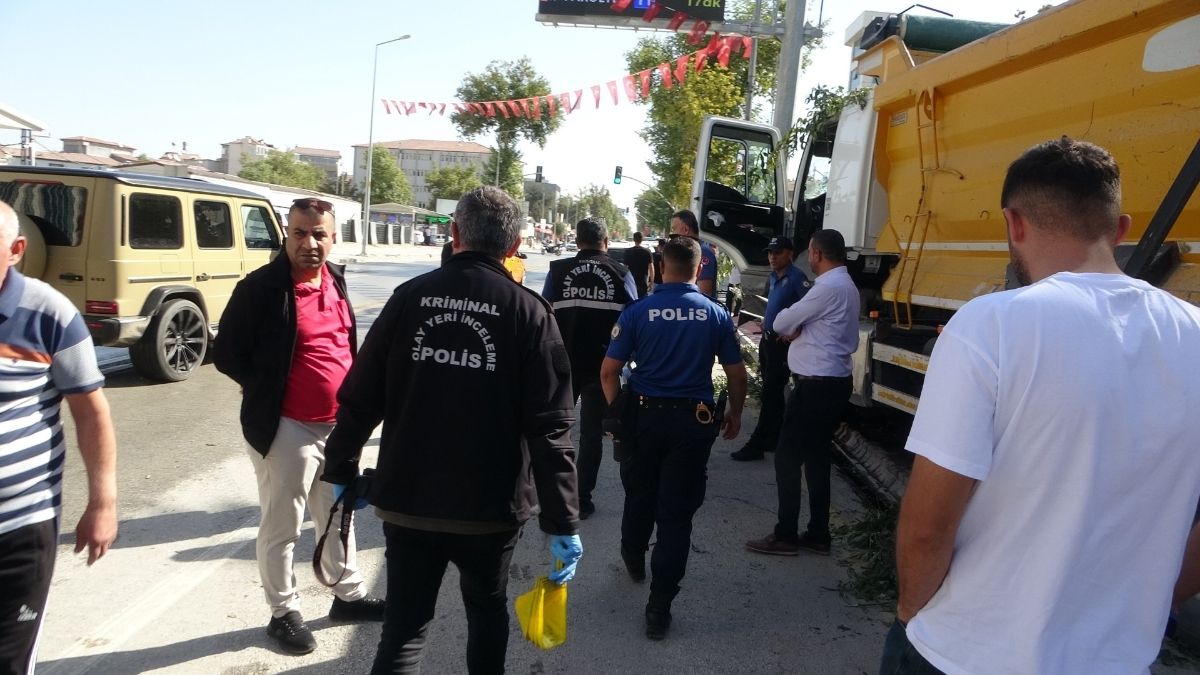 Malatya Hafriyat Kamyonu Is Yerine Daldi (5)