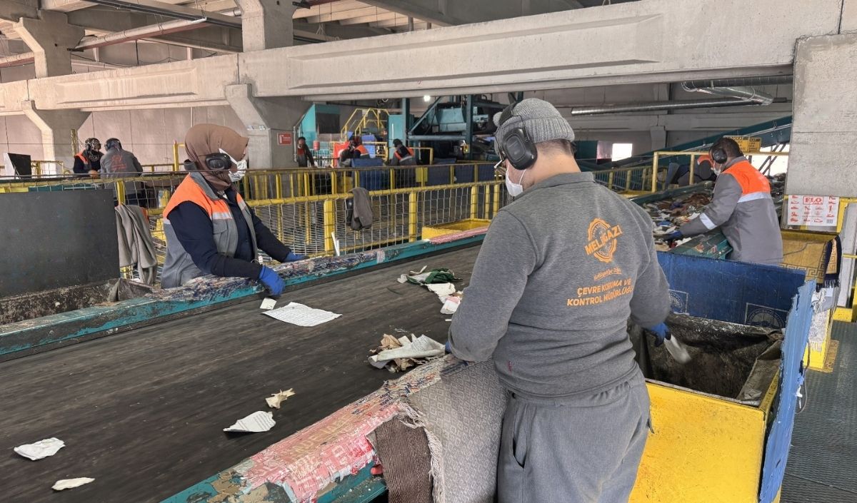 Melikgazi’de Her Gün 25 Ton Atık Ekonomiye Kazandırılıyor (10)