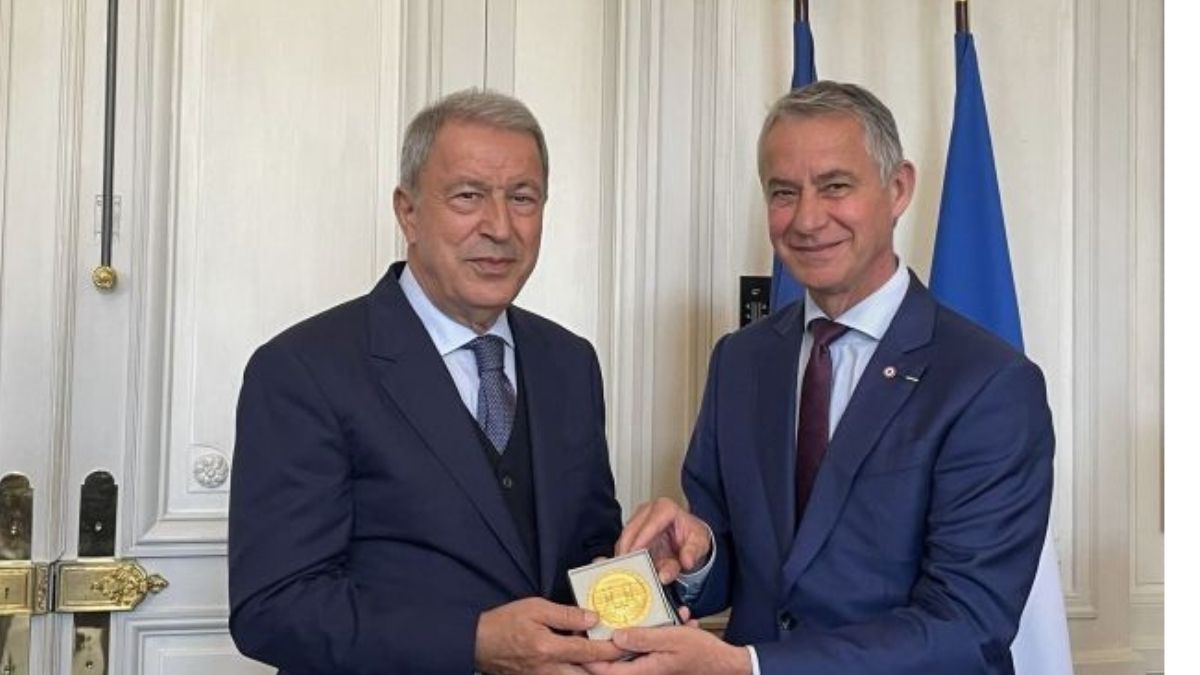 Milli Savunma Hakan Fidan Hulusi Akar Paris (1)