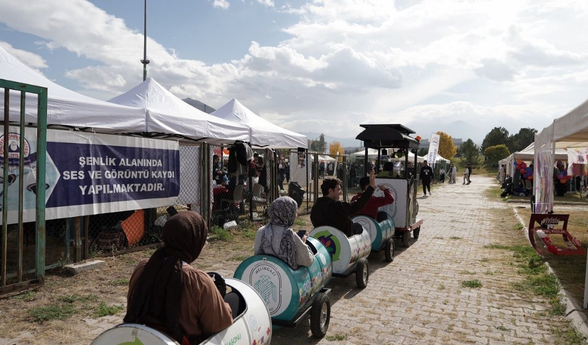 Obi̇l Sifir Atik Toplama Ve Eği̇ti̇m Araci (5)