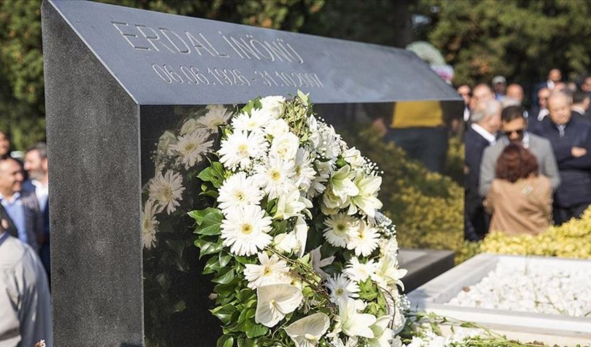 Özgür Özel Erdal İnönü’den Siyasetin Zarafetini Öğrendik (1)