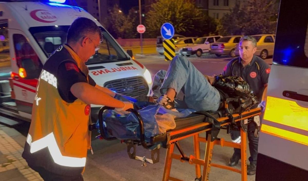 Parkta 2 Kişiyi Bıçaklayıp Kaçtılar (1)