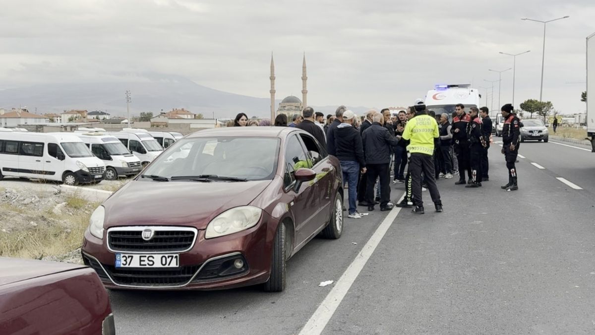Polis Cenazesine Saldiri (5)