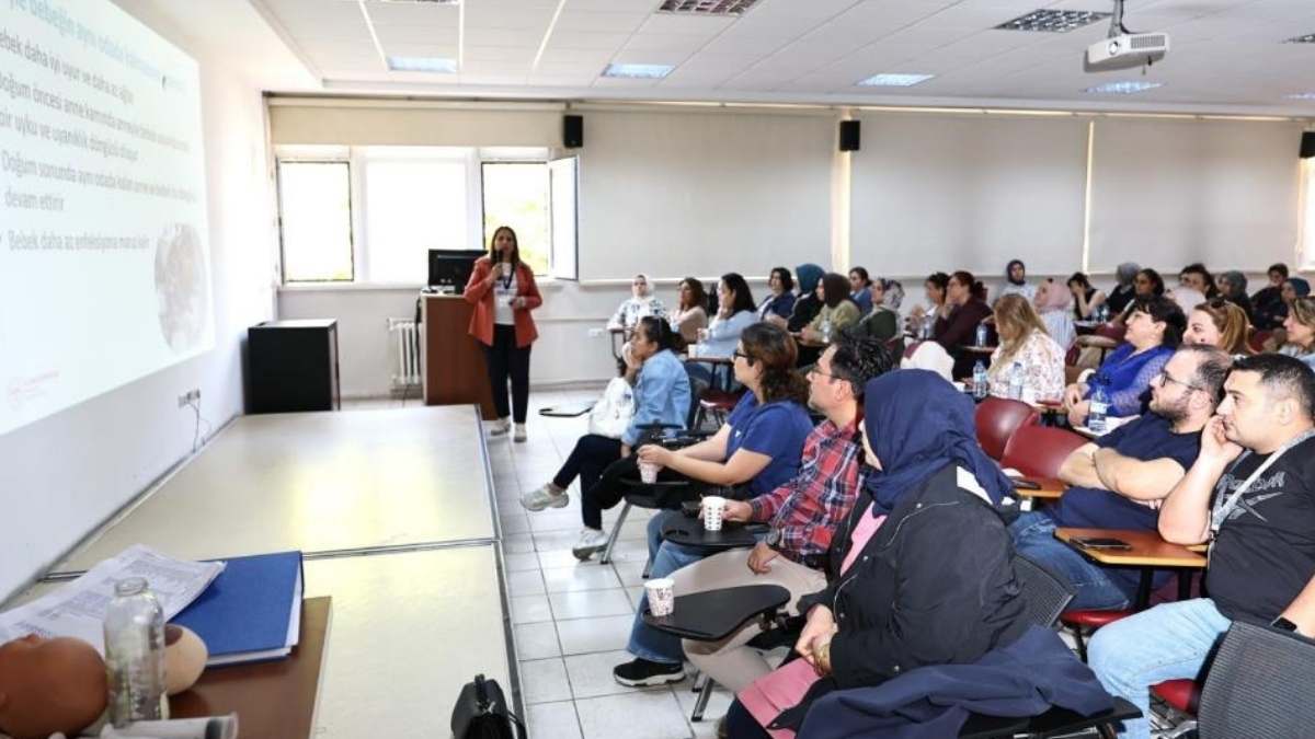 Rciyes Universitesi Anne Sutu Egitimi3