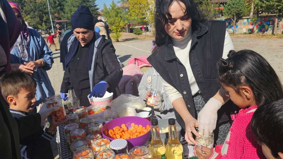 Sarioğlan Cumhuri̇yet İlkokul Turşu (2)