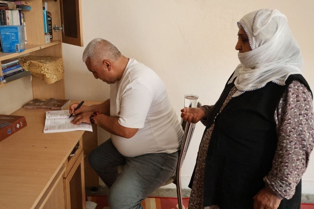 Si̇mi̇t Kpss Atandi 49 Yaşinda 15 Sene Çalişti (5)